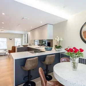  Holiday home Dragon - Centre 2 Bed Luxury Mews House