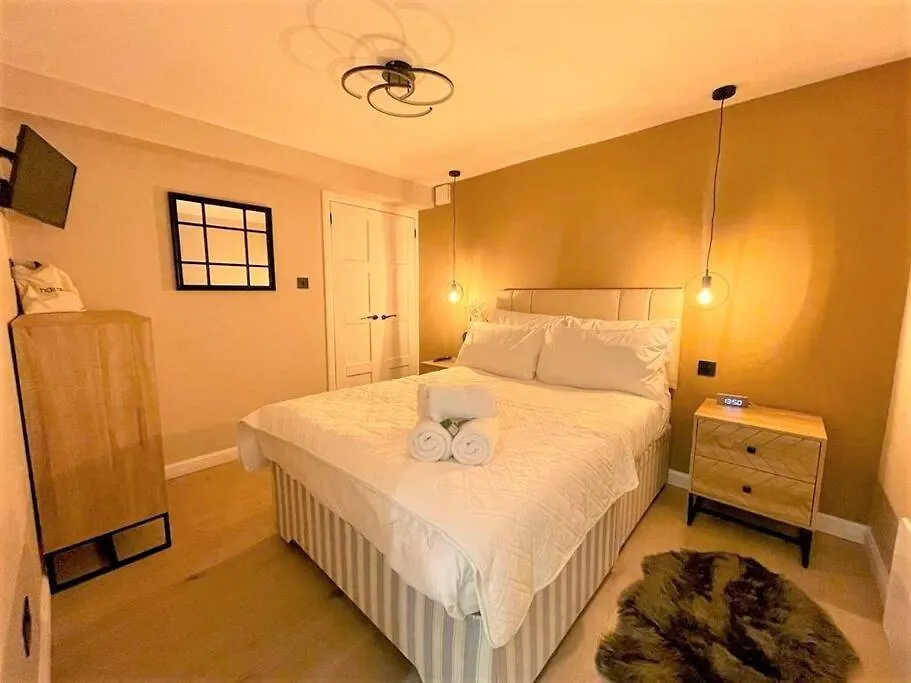 Stylish, Central And Cosy 1Bd Nr Canongate Edinburgh 0*,  United Kingdom