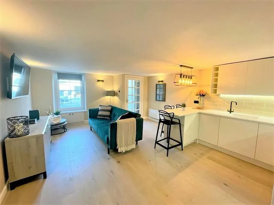 Stylish, Central And Cosy 1Bd Nr Canongate Edinburg Lägenhet